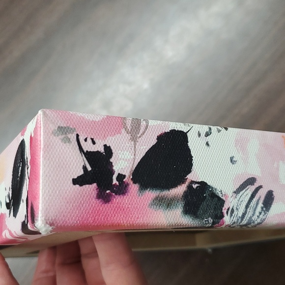 WOMEN EMPOWERED SIGN, floral pink, white and black - Picture 9 of 14